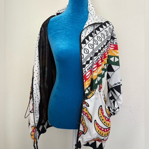 Colorful Geometric Patterned Jacket - Picture 3 of 6
